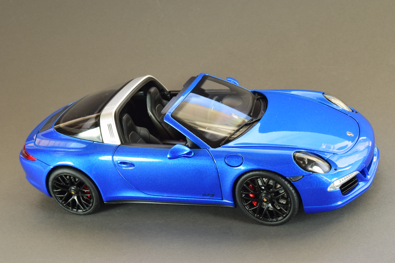 Illustration for article titled Teutonic Tuesday Targa: Schuco Porsche 911 Targa 4 GTS